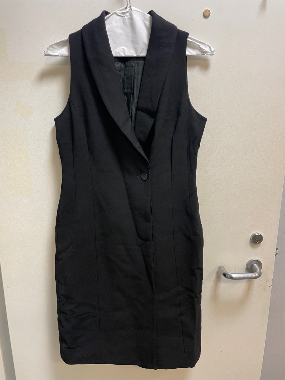 MM Lafleur Black Sleeveless Shawl-Collar Sheath Dress - size 8